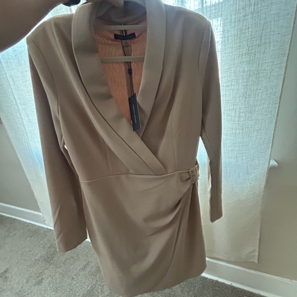 Elegant Tan Women's Blazer